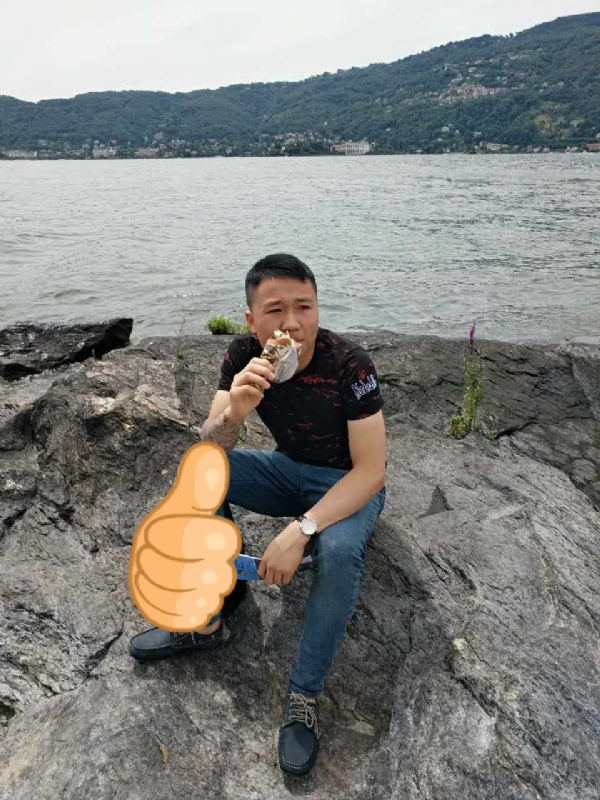 绚烂背后的平淡的第一张照片--光泽征婚网