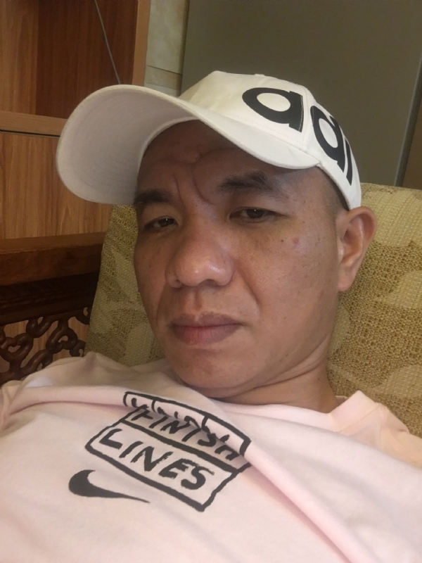 坚持到底的第一张照片--光泽征婚网