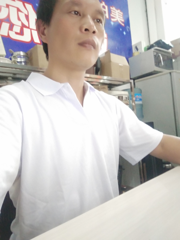 深蓝色的海的第一张照片--光泽征婚网