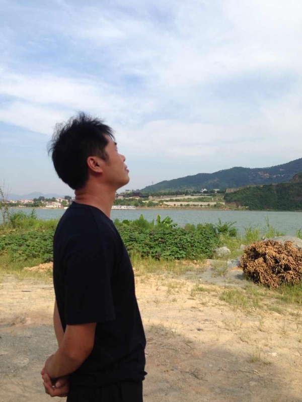 雾里看花的第一张照片--光泽征婚网
