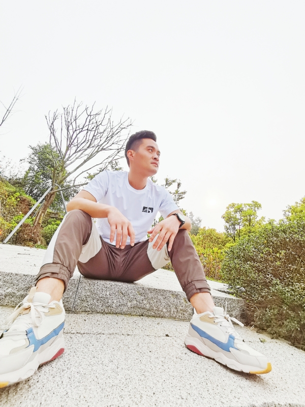 一个人，干净利落的第一张照片--光泽征婚网