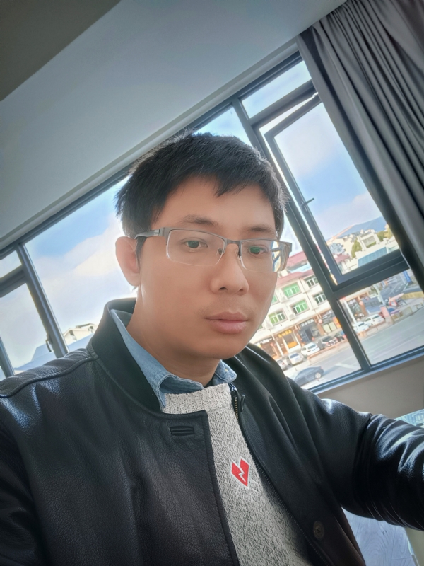 也许只是缺少一个拥抱的第二张照片--光泽征婚网