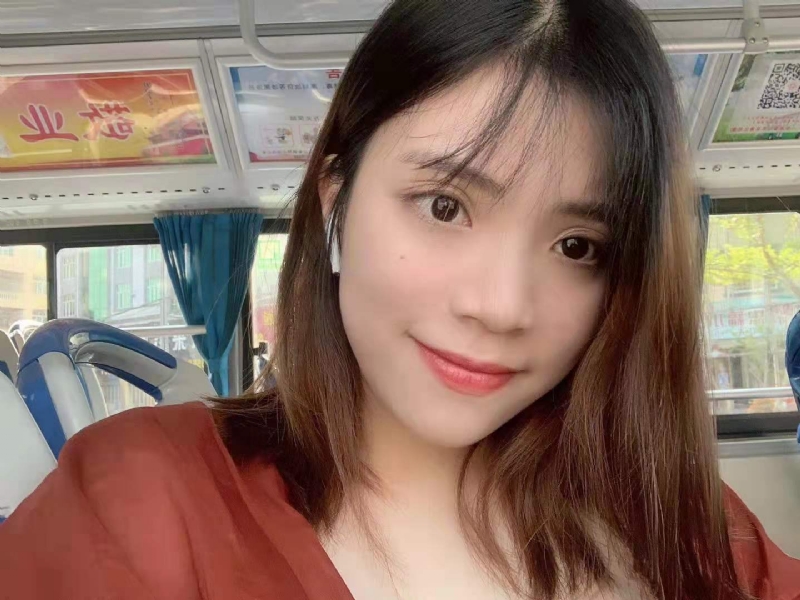 小眼睛的第一张照片--光泽征婚网