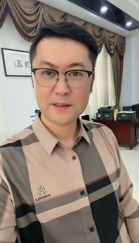 勤勉的第一张照片--光泽征婚网