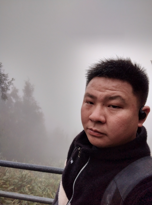 何何何的第一张照片--光泽征婚网